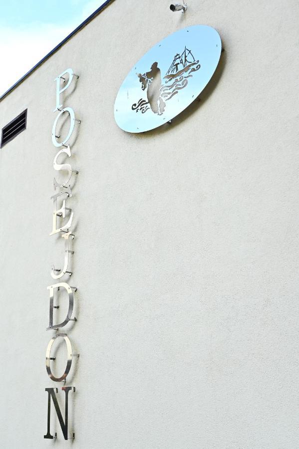 Отель Osrodek Konferencyjno-Wypoczynkowy "Posejdon" W Ustce Устка Экстерьер фото